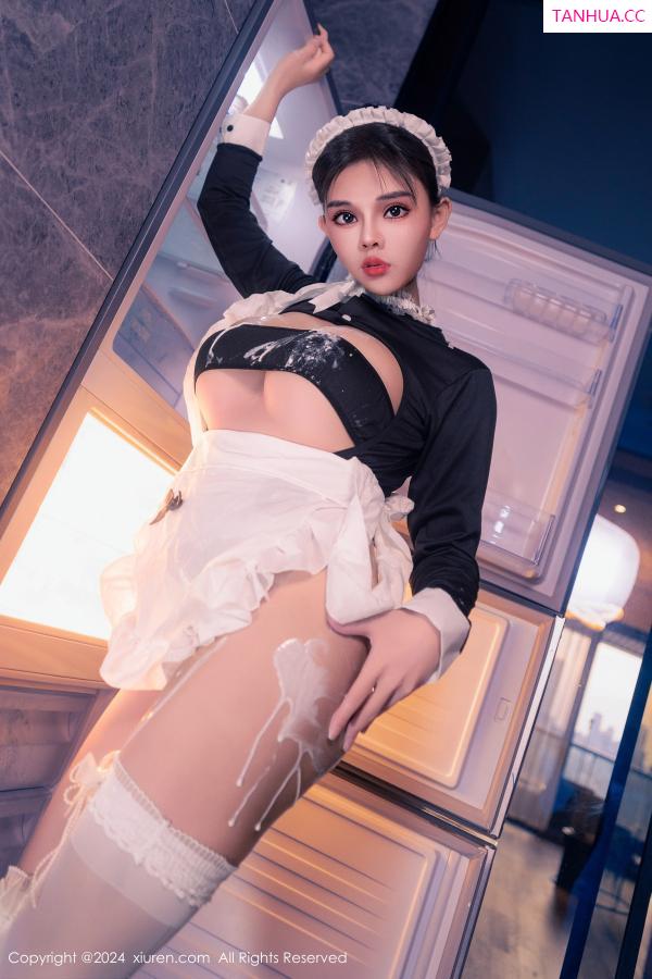   [XiuRen]高清写真图 2024.08.05 No.8966 小童颜 丝袜美臀第40张图片